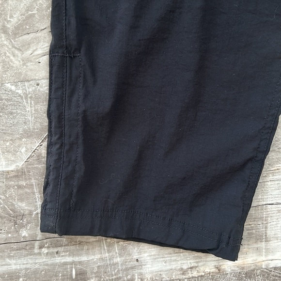 Khombu Lightweight Capri - Picture 6 of 11